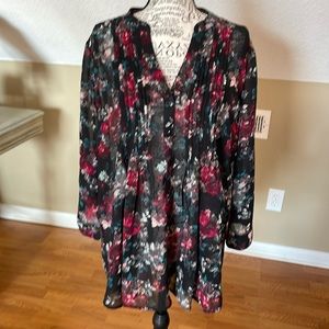American Rag black/ berry color floral top. Size L